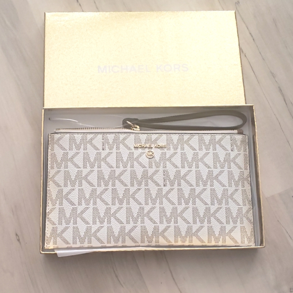 Michael Kors MK Jet Set Wristlet Clutch